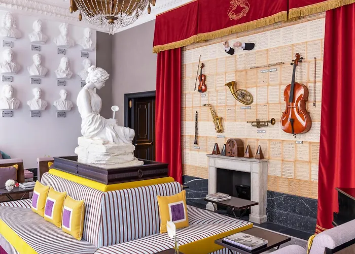 Palazzo - The Leading Of The World