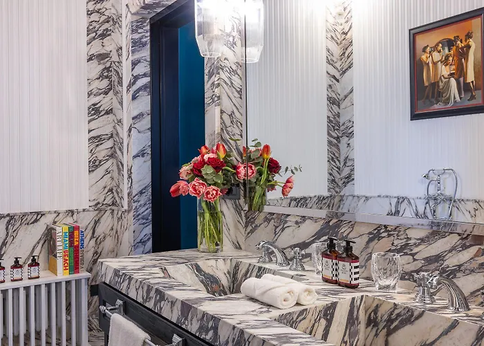 Palazzo - The Leading Of The World